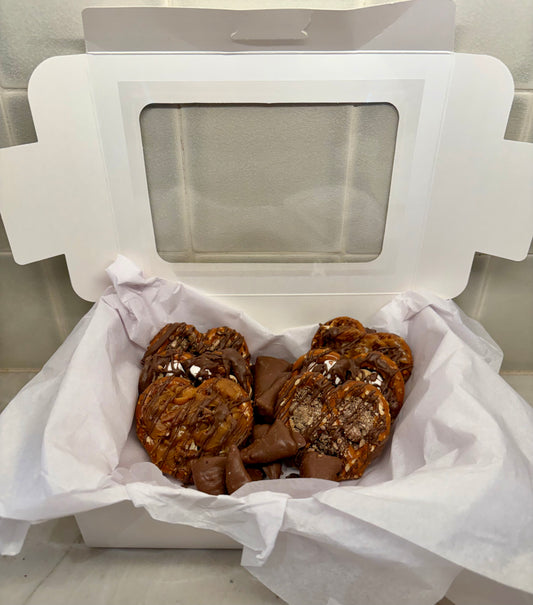 Gourmet Pretzel Bugel Chocolate Gift Box - Confectionery Cuisine